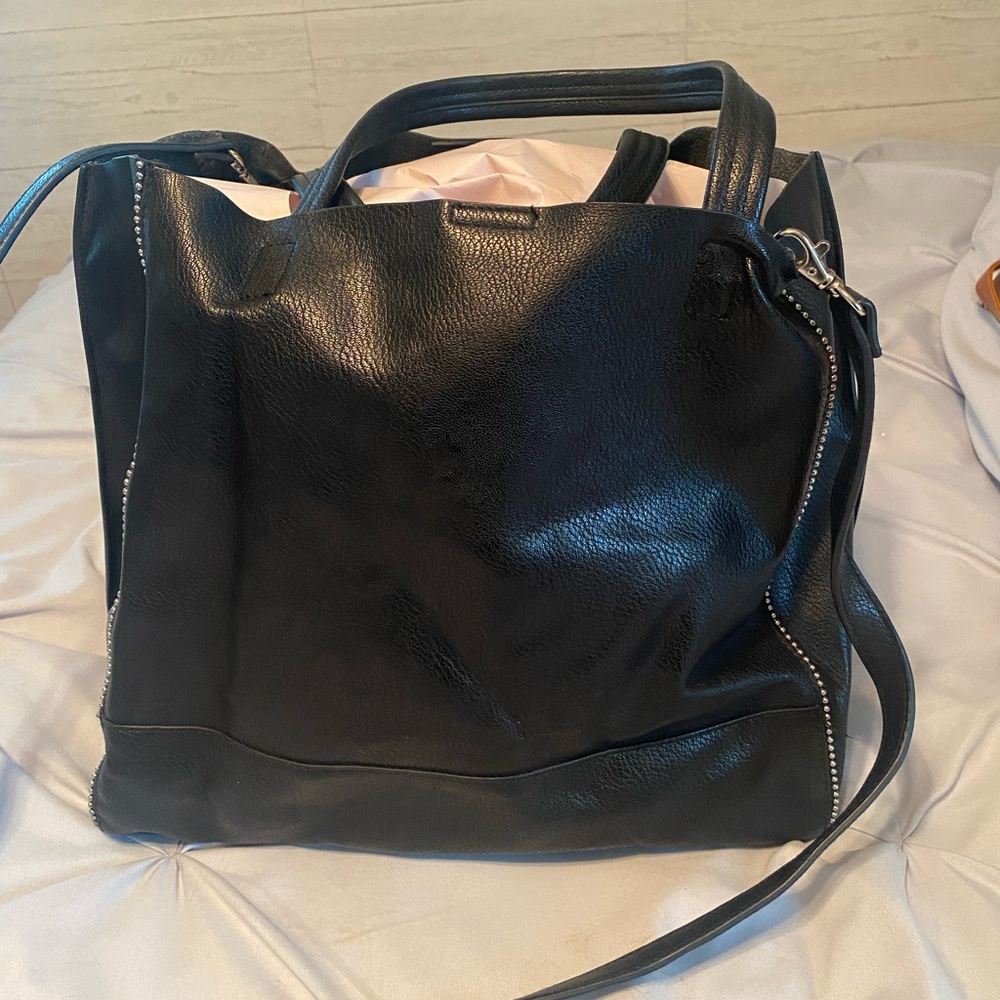 Express shoulder tote